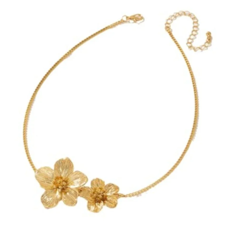 Golden Flower Necklace - Picture 5 of 6